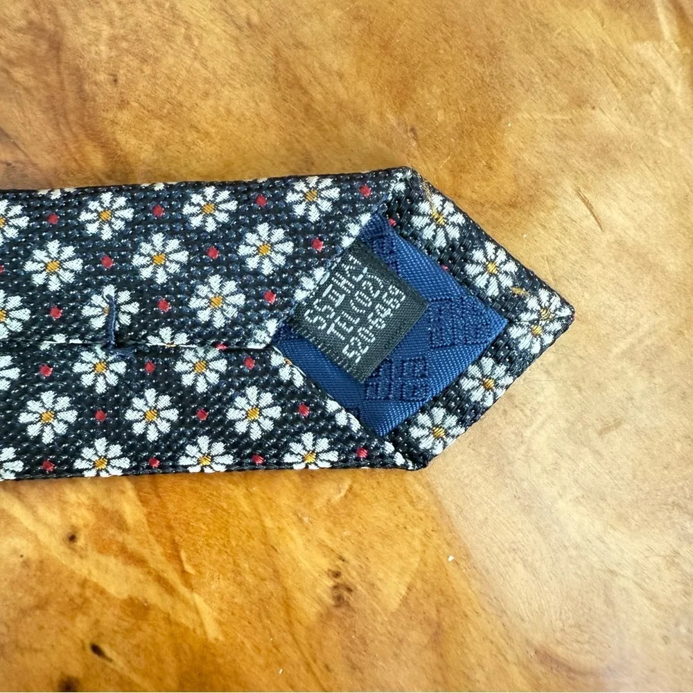 Vintage Monsieur Givenchy 100% Silk Tie Navy Daisy 4” x 56”